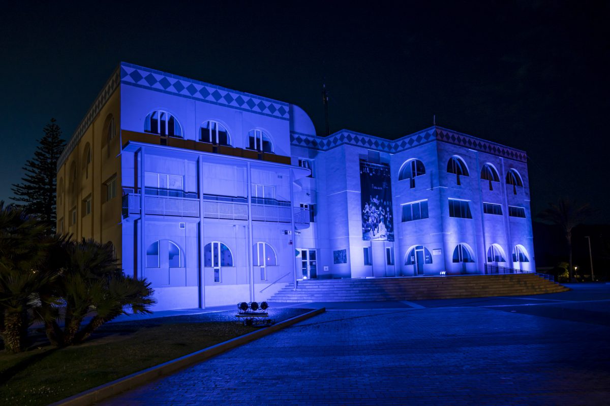 La Casa de Cultura de l’Alfàs se tiñe de azul con motivo del Día de Europa